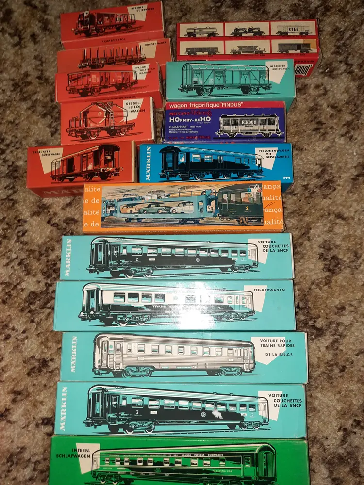 Wagons et voitures voyageurs Märklin, Jouef et Hornby-acHO en boîte